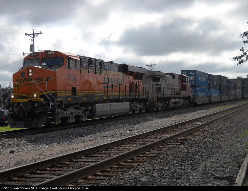 BNSF 7854 West